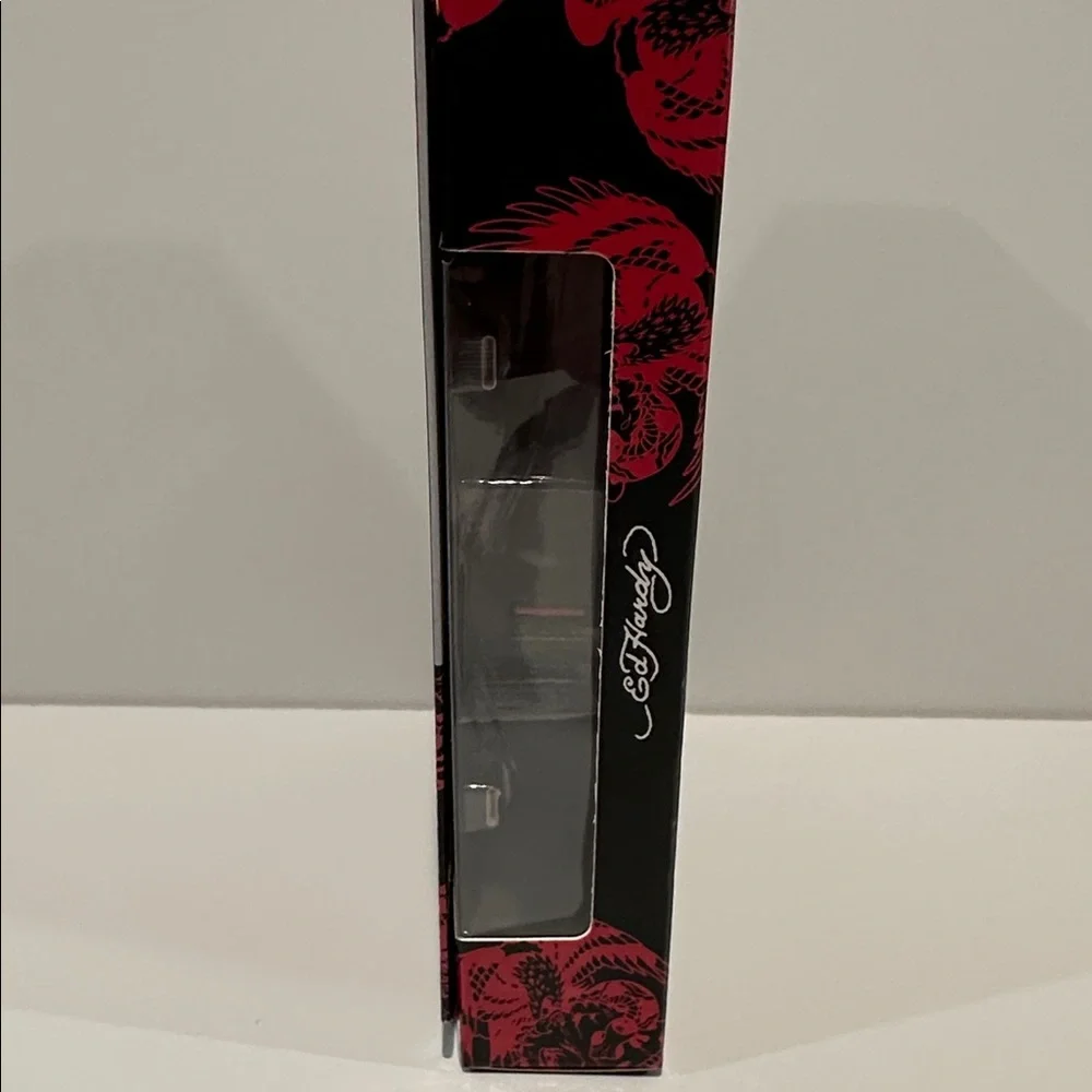 NIB Ed Hardy Fast Charging Set with 6 Ft. USB-C to USB-C Cable.